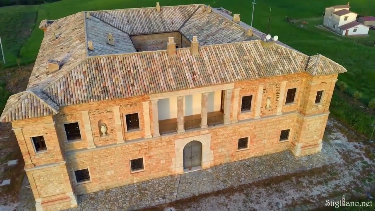 Palazzo di Santo Spirito Stigliano (Mt) by Giuseppe Davide e Nicola Pantone