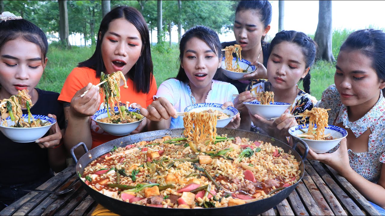 Wow amazing cooking noodle with beef recipe - Cooking and Eating
