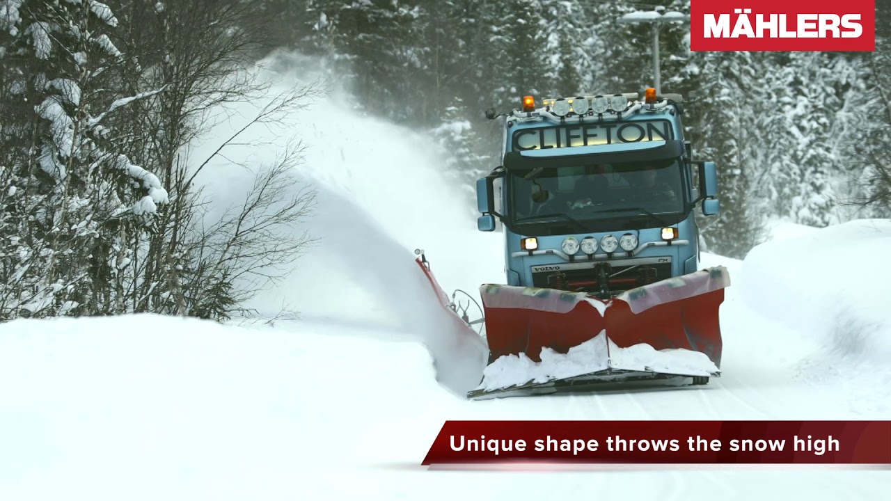 Mählers SPH side plow on a Volvo FH 480 6X4 Truck