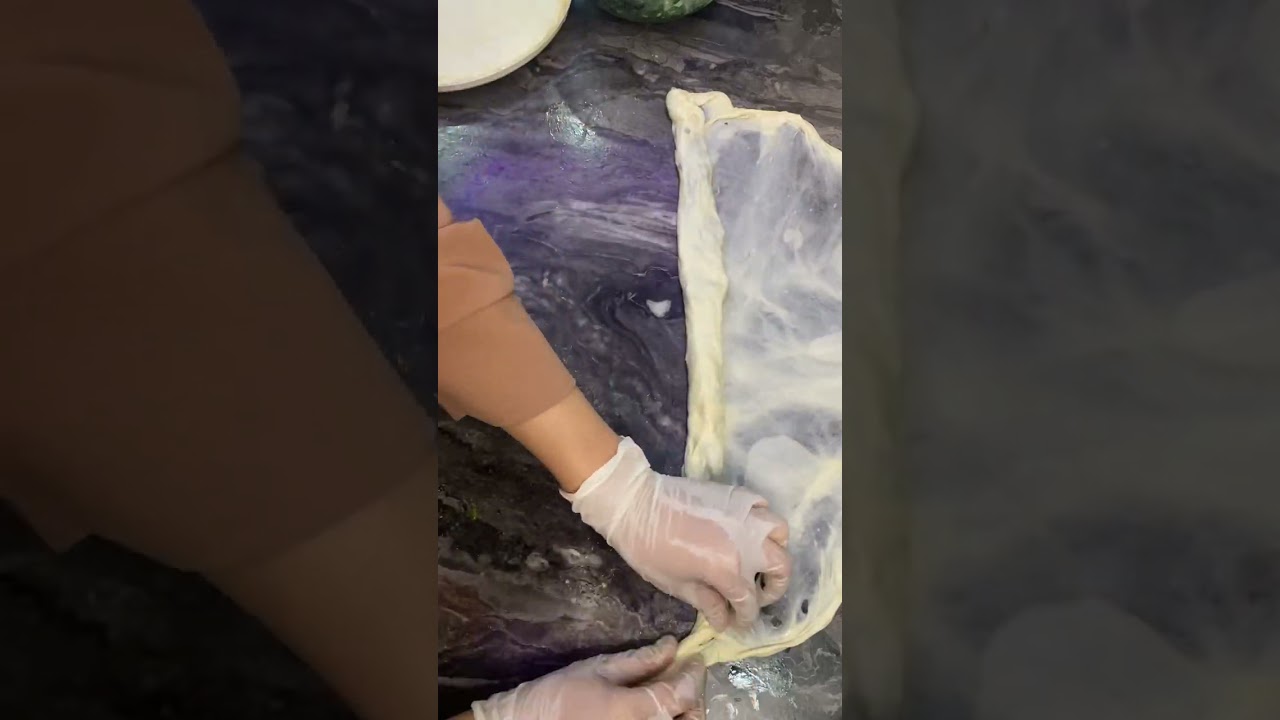 El açması çarşaf böreği tarif yorumda beğenip abone olmayı unutmayın lütfen 🥰🙏❤️
