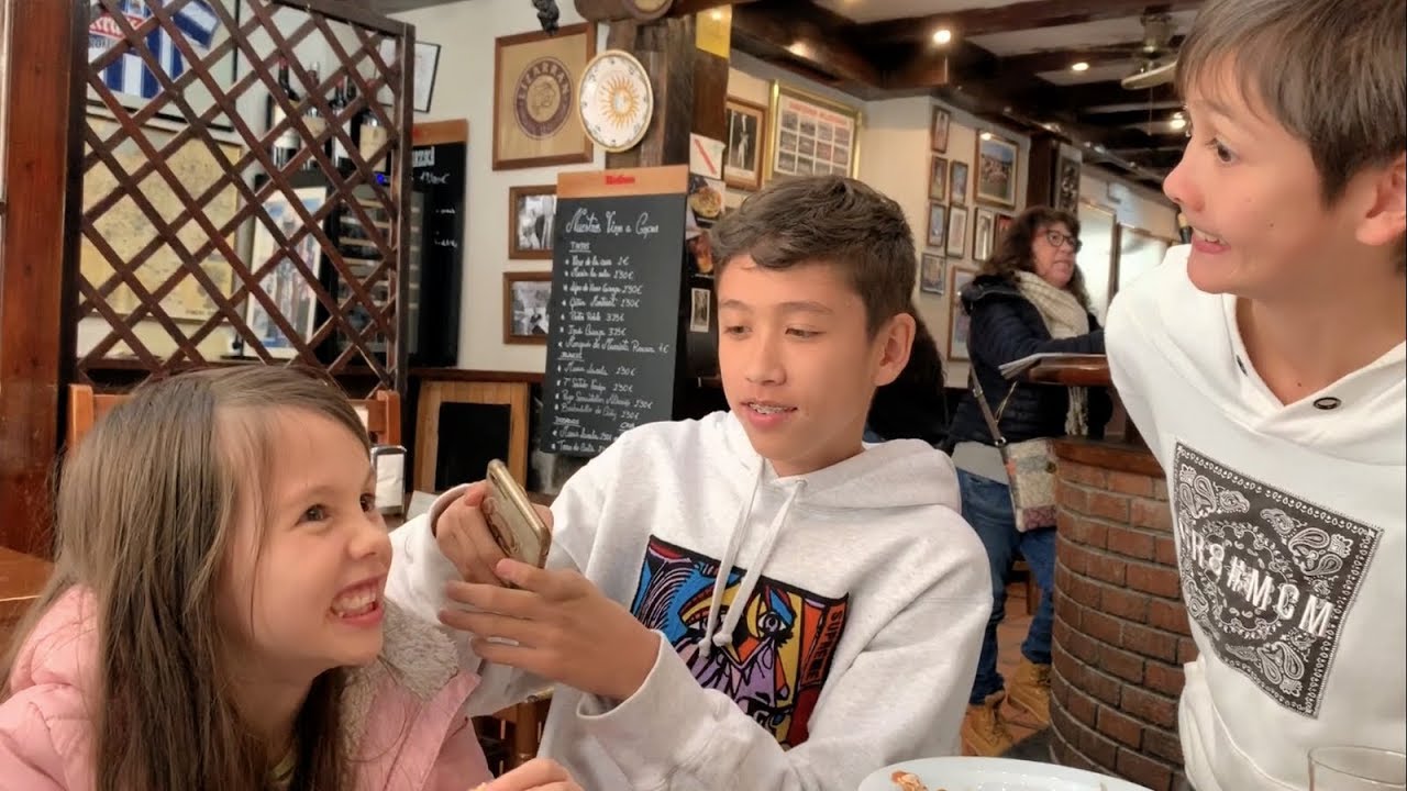スペインのバルでピンチョスランチ⛱ビーチが楽しすぎた