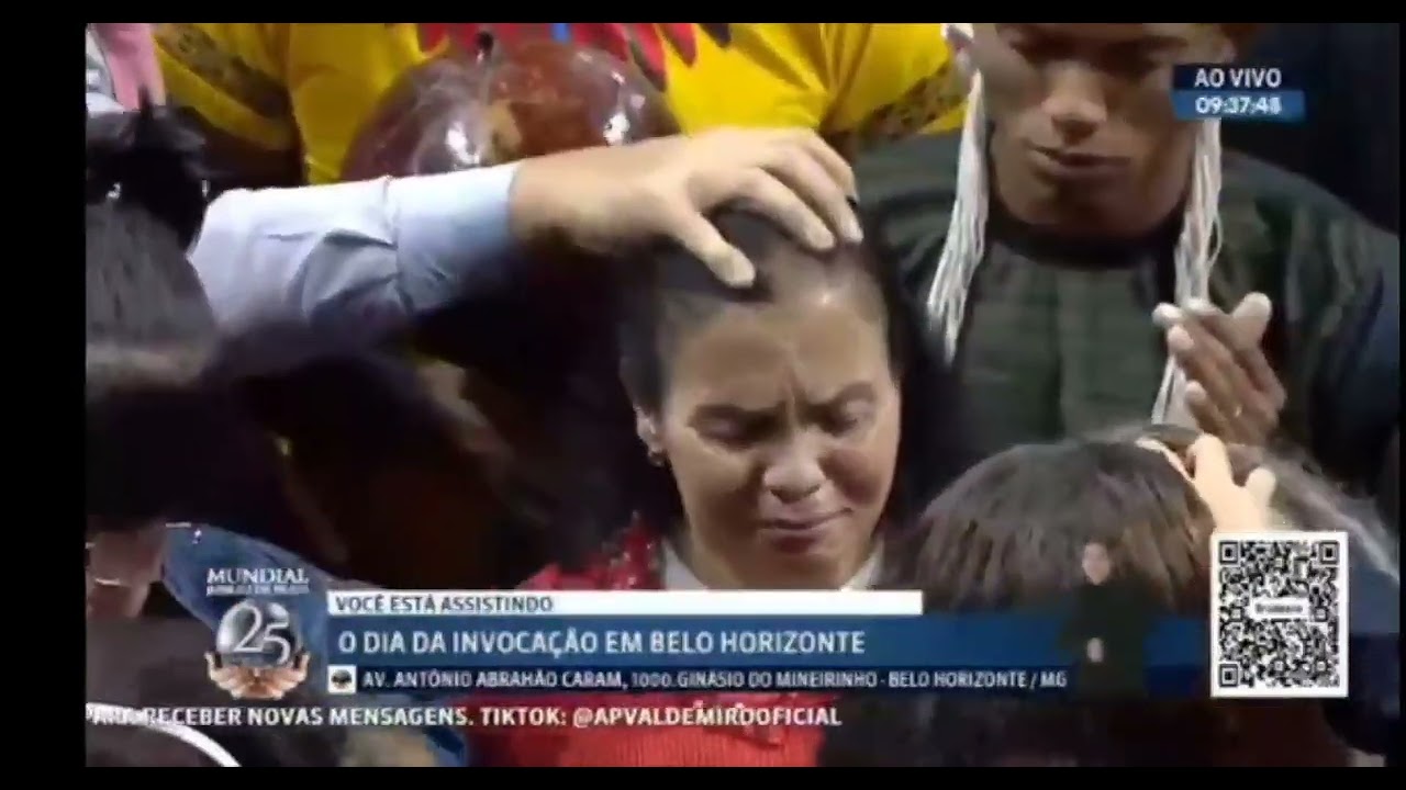 Olha o que vai acontecer no  céu do lado de fora ,quando  Valdemiro  se põe  de joelhos.