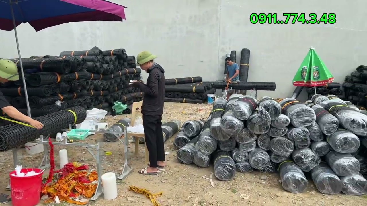 Lưới nhựa loại dày dùng trong chăn nuôi gà vịt