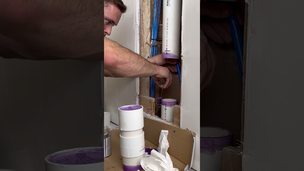 Repair Coupling on a 3&rdquo; vent #plumbingservice #sparkies #electrician #trades #coupling #primer #pvc