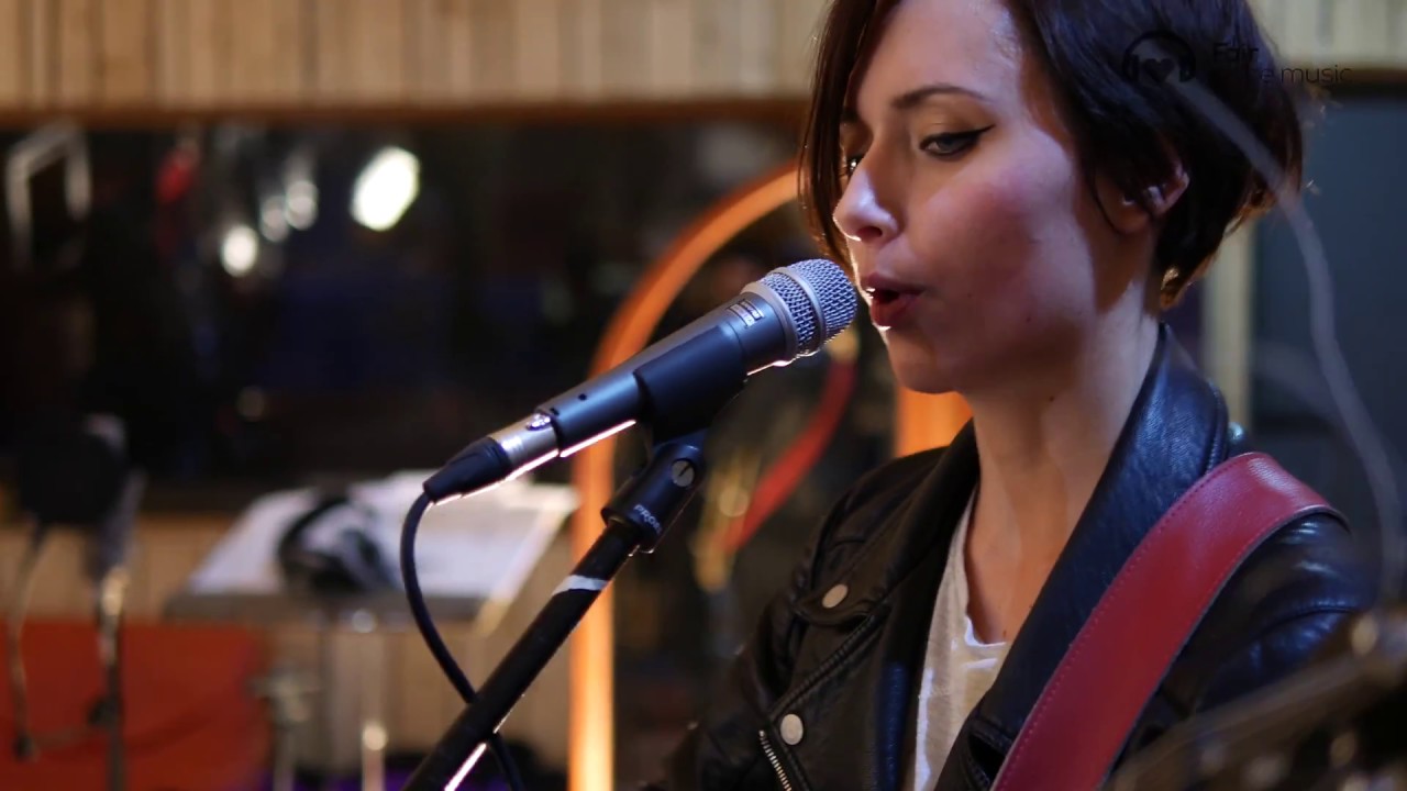Beps'n'Johnnies - Screw Loose Girl (FPM Live Session)
