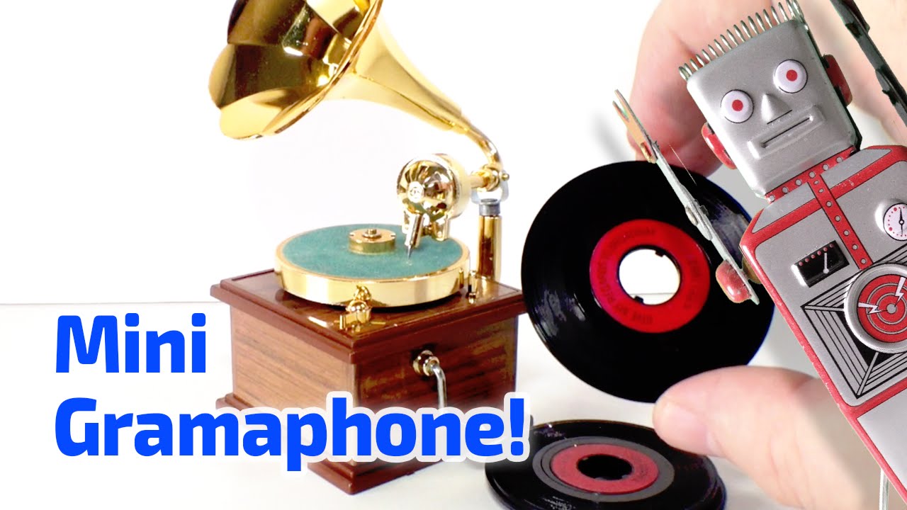1983 Old-fashioned Victrola Working Miniature by Poynter Products
