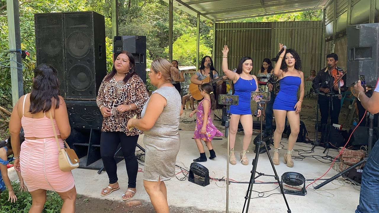 Bellezas en la Pista de Baile poniendo el ambiente con Atardecer Tropical 😍