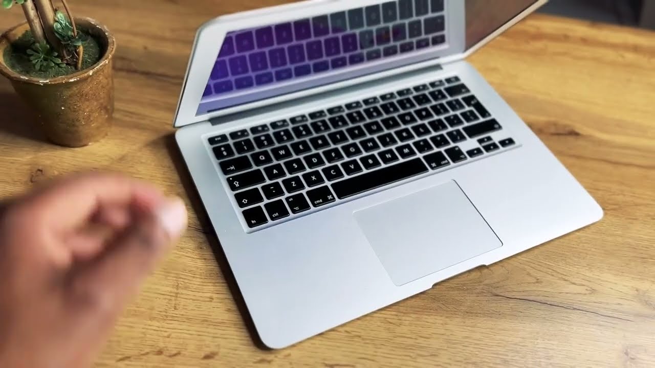 Подробный обзор MacBook Air (2017) из iStore | Стоит ли оно того? | Южная Африка