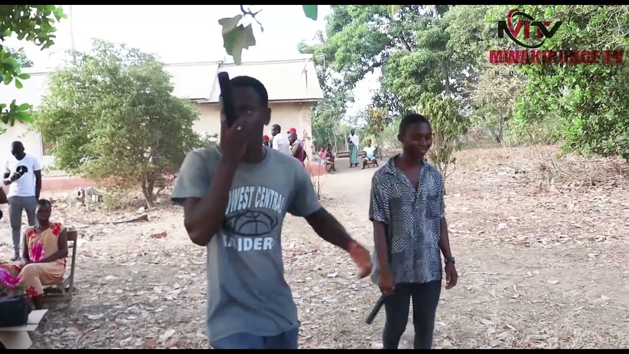 Msanii chipkizi performing live