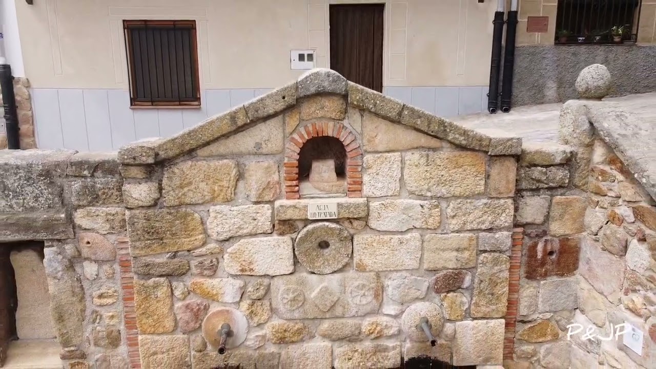Pasarón de la Vera, el pueblo del amor.