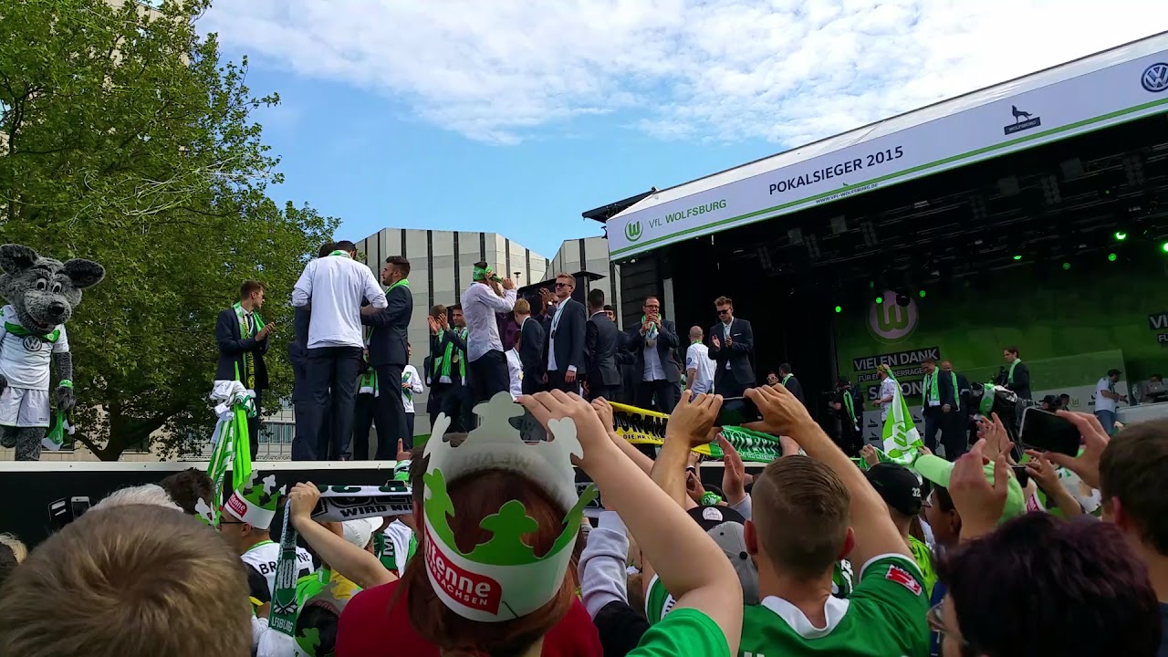 VfL Wolfsburg feiert DFB-Pokalsieg 2015