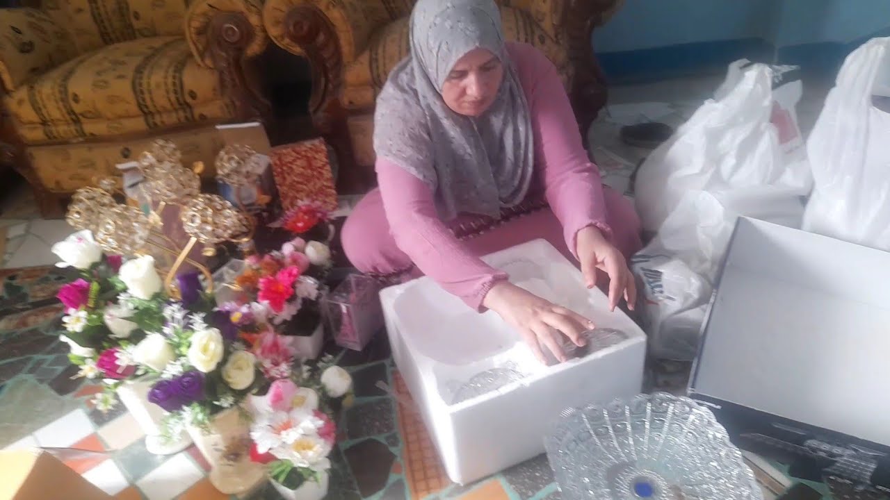 اخر حاجه اشترينها للعروسه التحف والانتيكات والورد والنجف وطقم السفره والمفارش الفرو