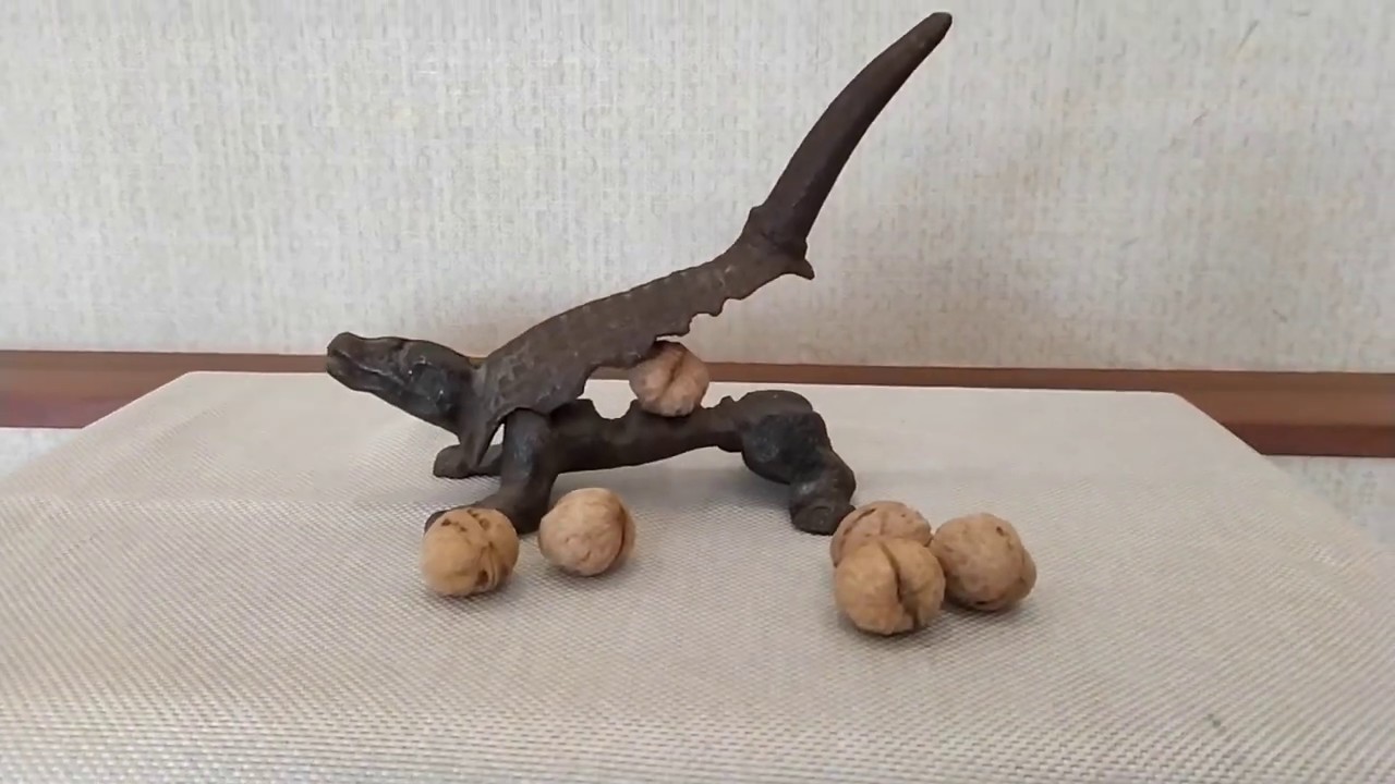 История одного предмета. Орехокол.