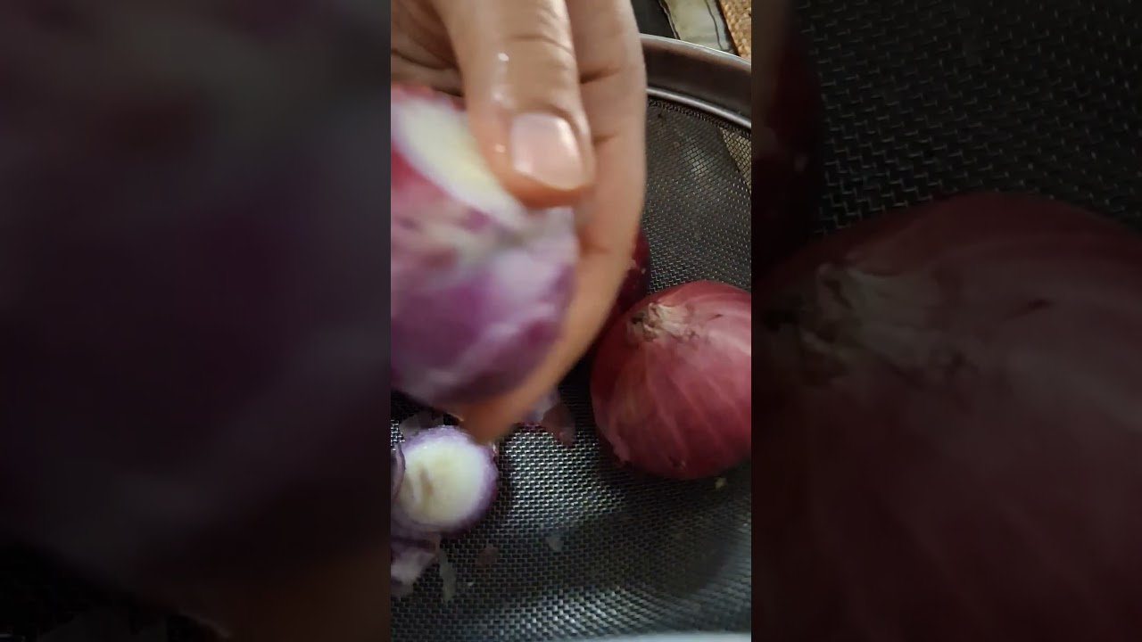 Onion peeling, Onion cheelna 