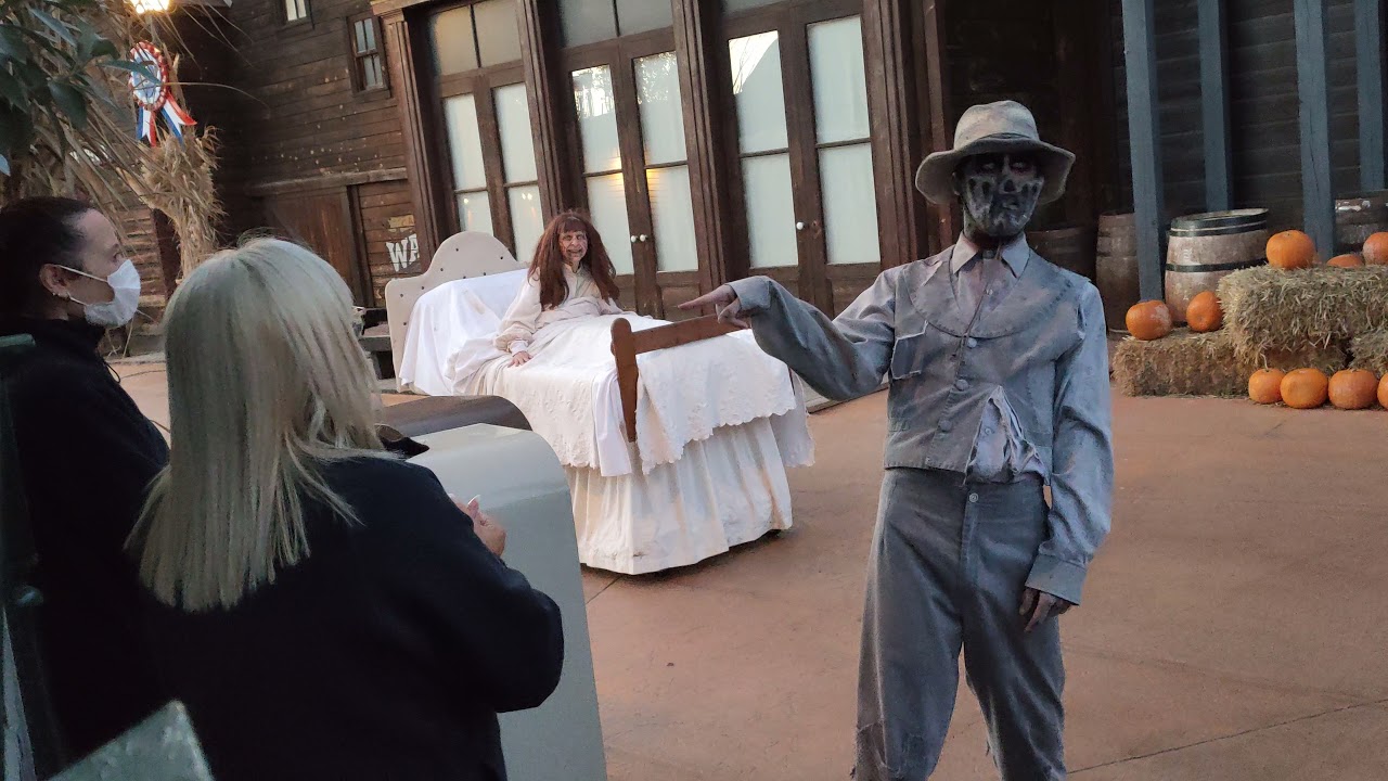 La niña del exorcista Port Aventura
