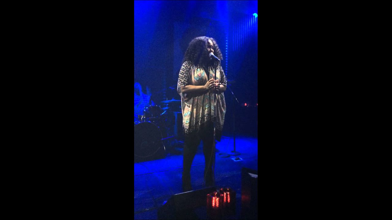 Amber Riley singing Ain't No Way
