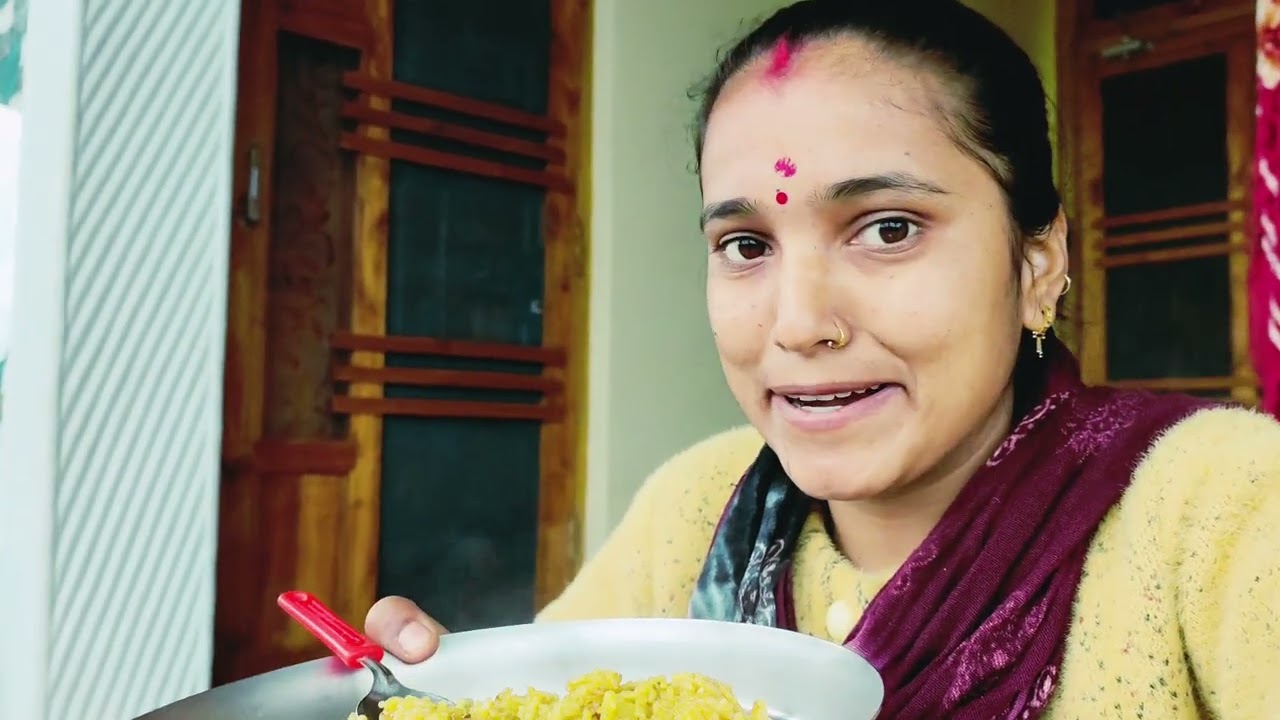 साल की पहली बारिश साथ मैं स्वादिष्ट मीठे भात का आनंद 😋😋#daily life style vlogs#Sonam Anthwal#