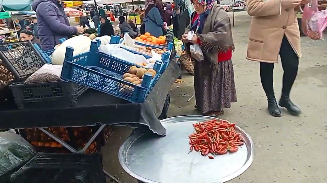 Bugün pazartesi Vakfıkebir'in pazarı pazara gittik sebze balık aldık☺️