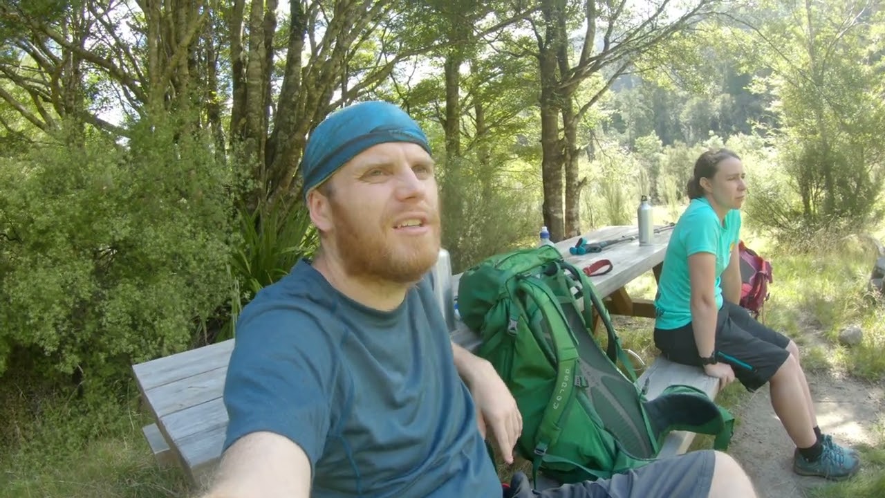 Tutuwai hut overnight hike