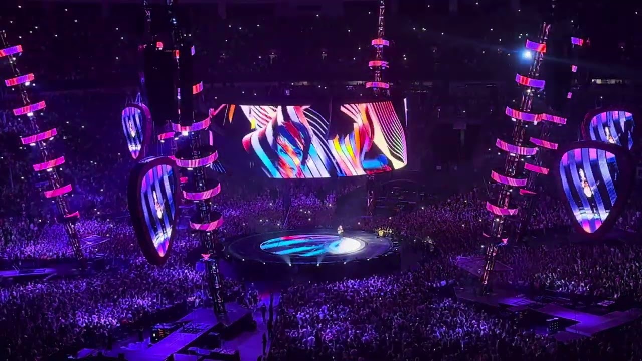 Ed Sheeran - Shape of You (Live from Vancouver)