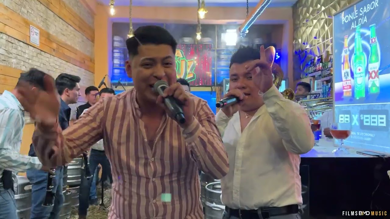 Esa morrita anda volada | Banda Cruz de la Candelaria