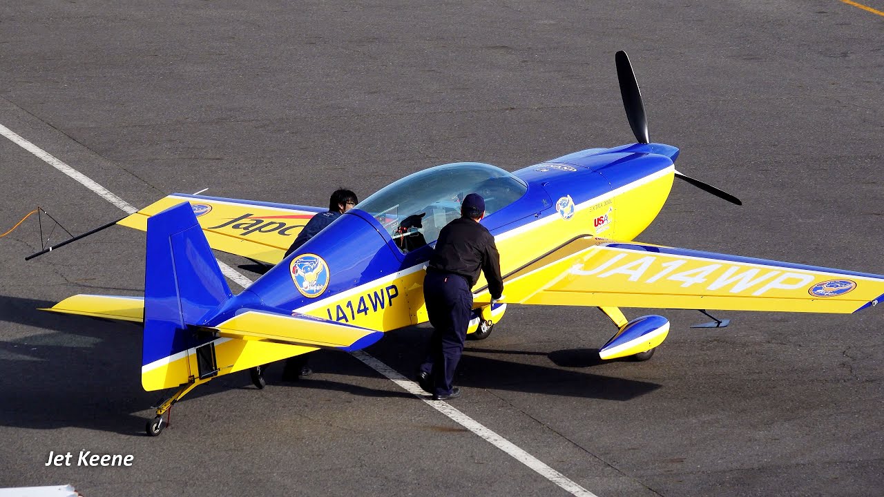 Extra EA-300L Aerobatic Plane Takeoff & Landing @ Kohnan Aerodrome, Japan in January 2020