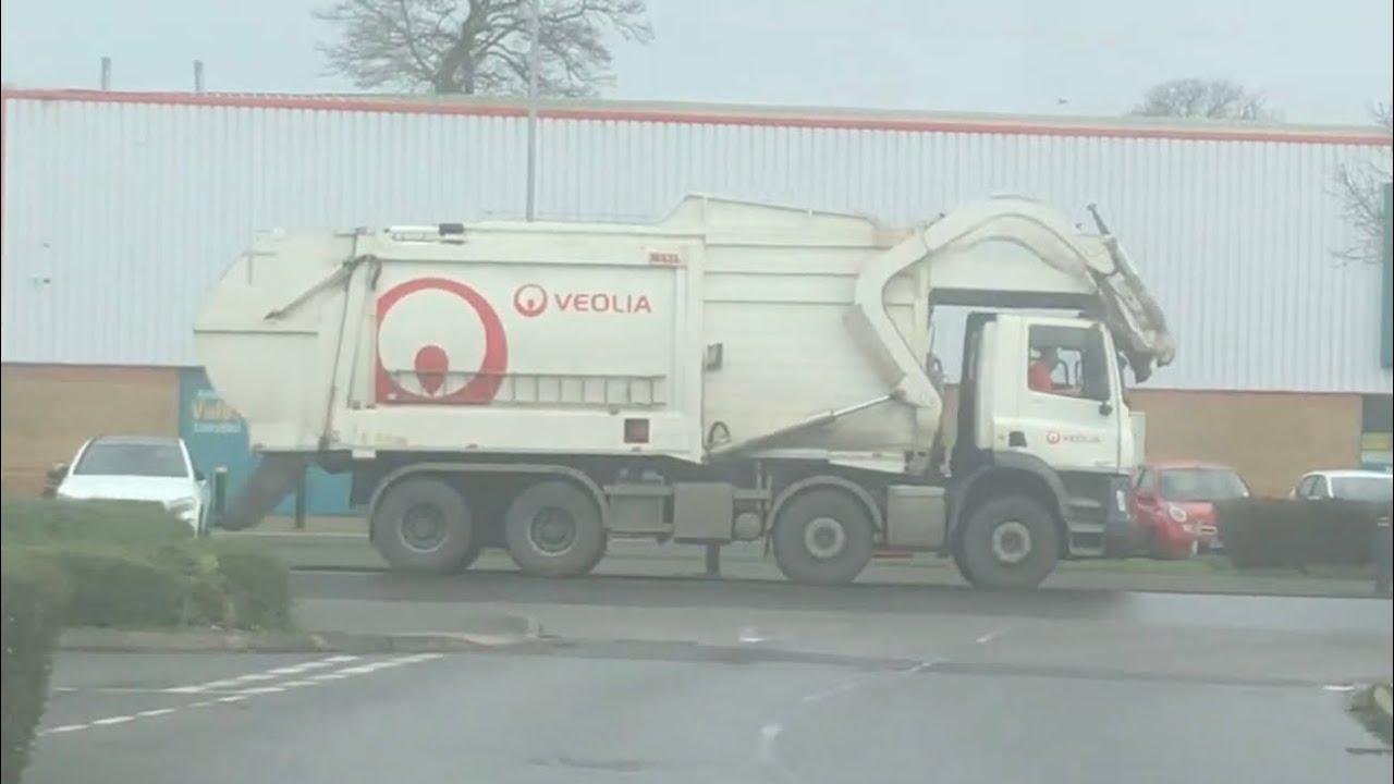 Veolia DAF CF Heil Halfpack Front Loader 