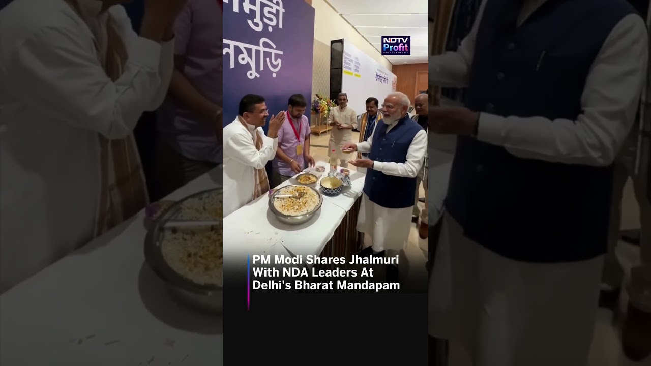 Watch: PM Modi Shares Jhalmuri During NDA Leaders' Meet