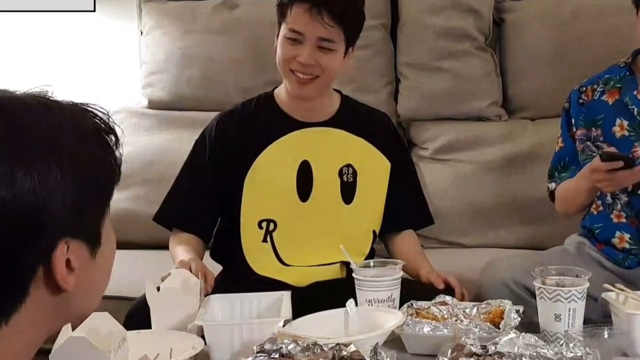 Jikook Vlive- Jhope los exhibe 🤣JK y su tono de novio 🤭iban a comer juntos