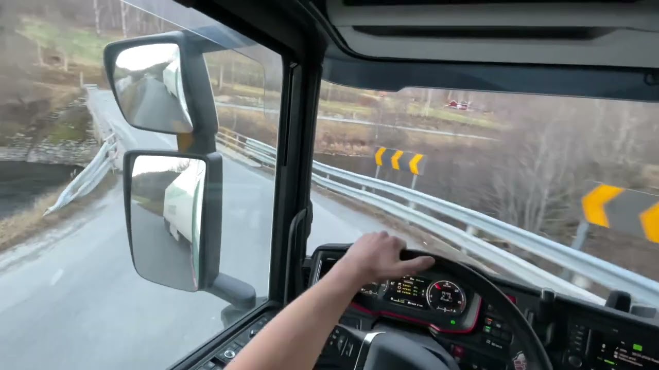 POV Driving Scania R520 V8 - North-west coast of Norway loaded with salmon. Pure V8 sound!