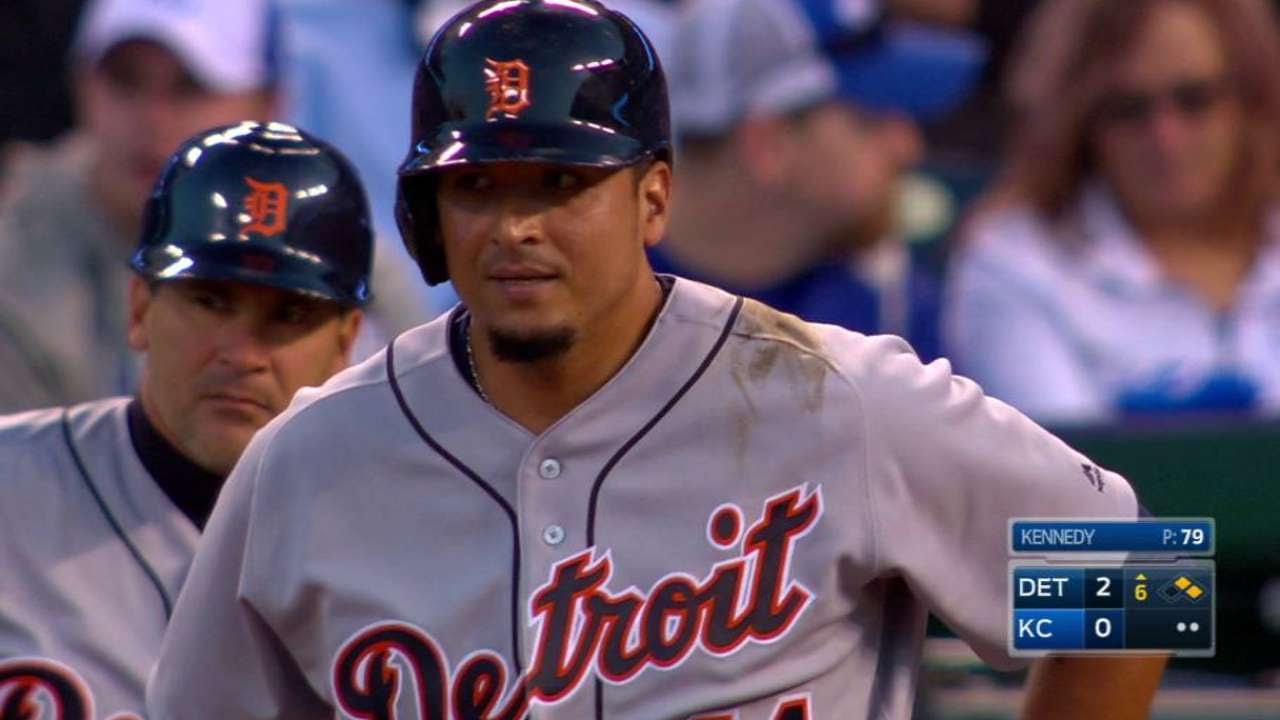 DET@KC: Martinez gets his 1,000th RBI with a single