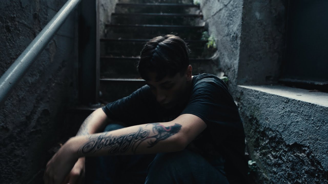 Latrelle - Precipitando dalle stelle (Official Video) prod. N&rsquo;Dreamer