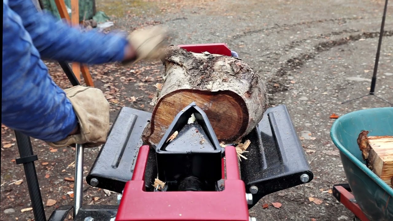 Splitting Logs for Winter Front View | Alaska Cabin Chores | Satisfying ASMR