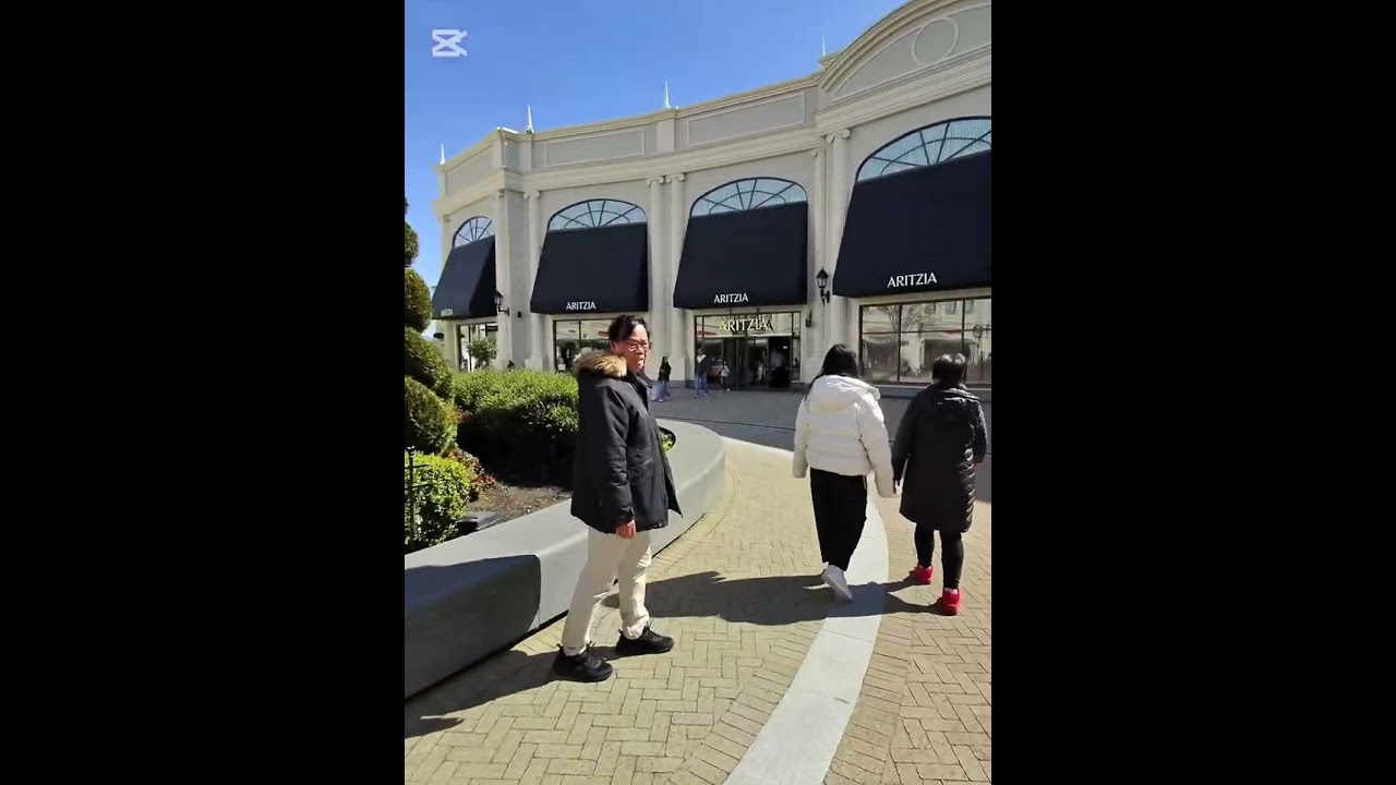 Streetvlog in McArthur Glen Designer Outlet in Vancouver 🇨🇦 #streetvlog