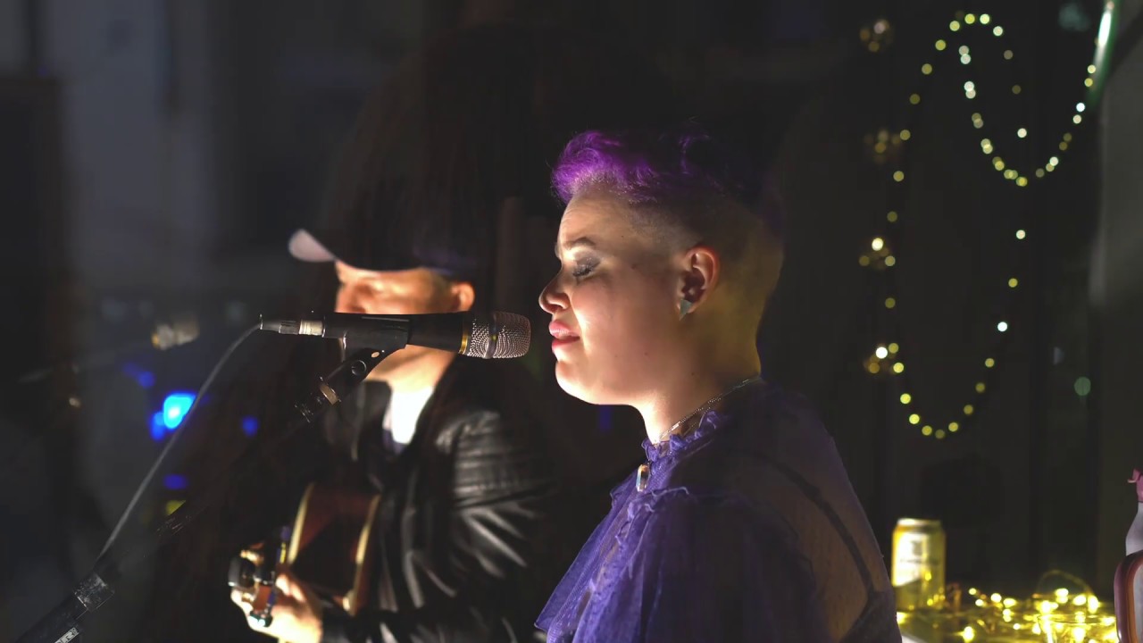 Capital One Caf&eacute; Acoustic Coffee House ft. Yoli Mayor