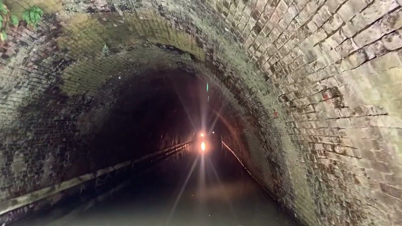 SUN 27TH AUG 2023 Crick Tunnel, Passing 3 Boats