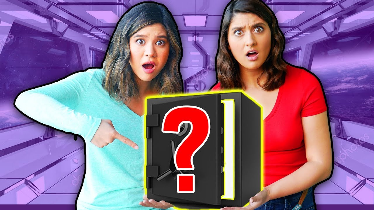 Found MYSTERY BOX in HACKER SAFE HOUSE (exploring abandoned spy gadgets to solve riddles)