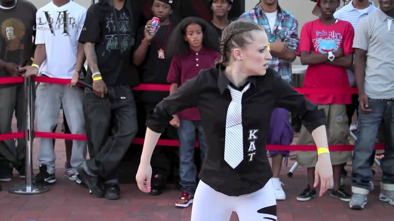 L.O.U.D® VI  Kitkat VS ladia yates EXPOSED