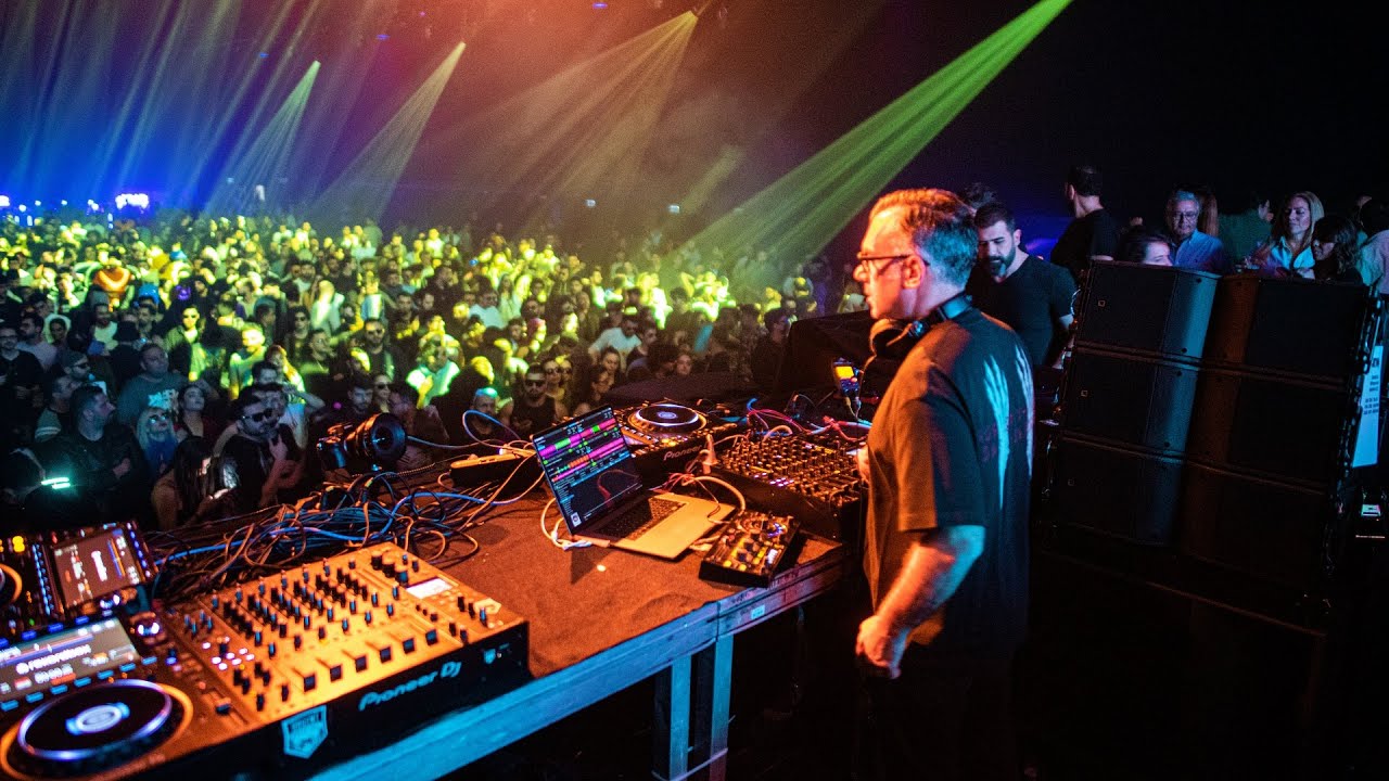 Ferhat Albayrak Live at VW Arena Istanbul 05.11.22