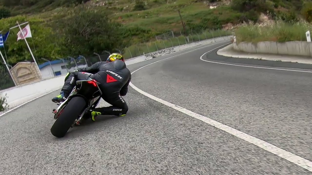 Yamaha R1 Vs SUPER FAST Aprilia Rsv4 !!!