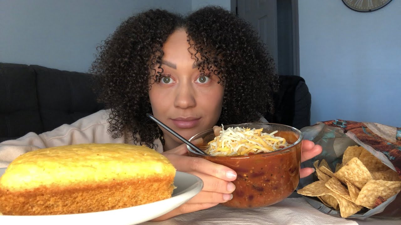 I’m a Mormon!?😅Homemade chili and cornbread Mukbang