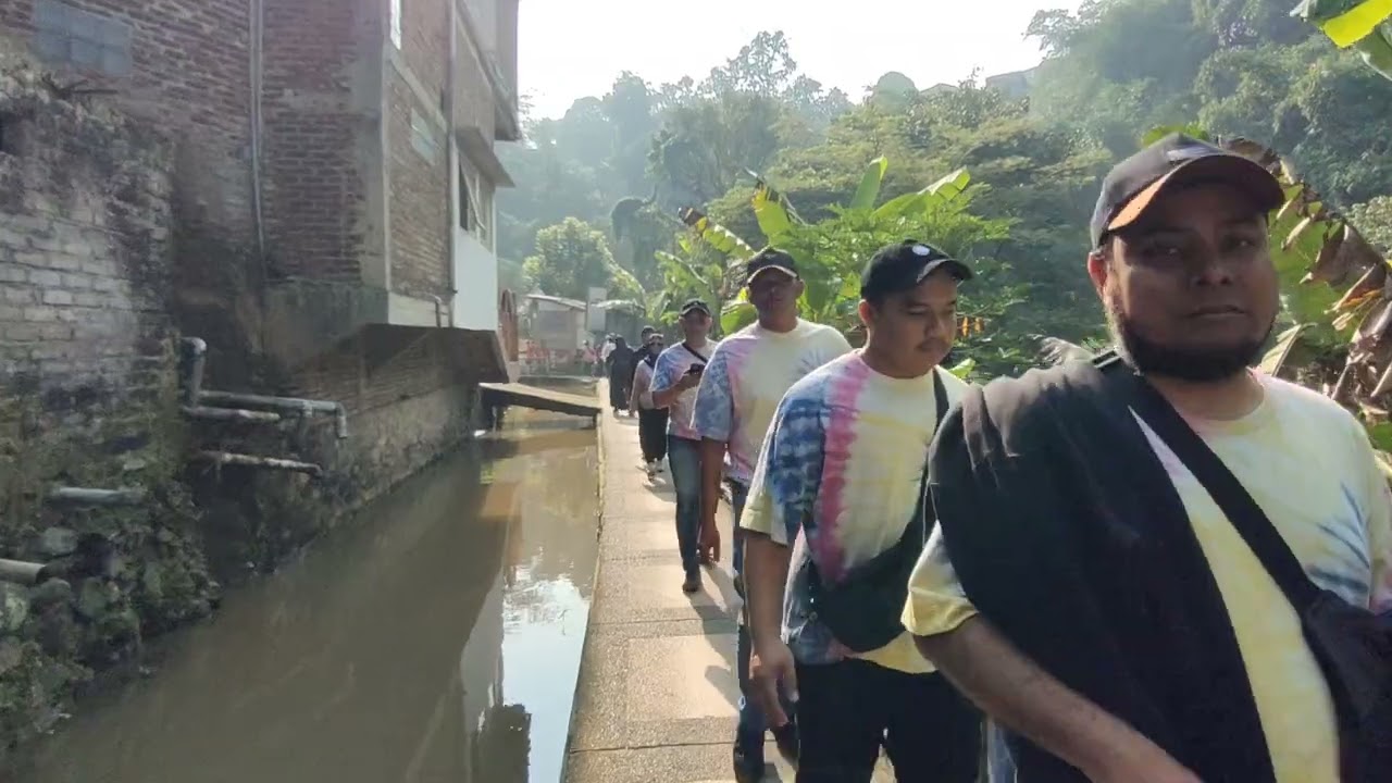 Hari ini Peresmian "LEMBUR KATUMBIRI"- Kampung Pelangi 200.