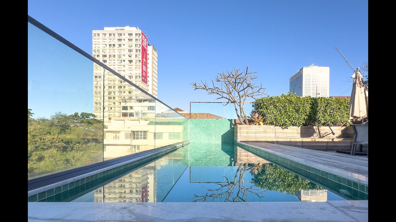 Cobertura duplex reformada com 4 suítes e piscina no Leme RJ