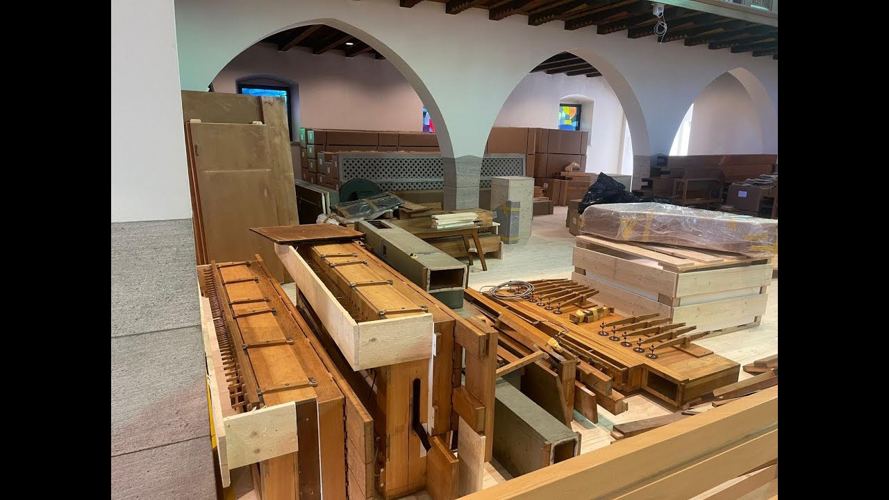 Abbau der Kuhn Orgel in der Katholischen Kirche Herz Jesu in Lenzburg