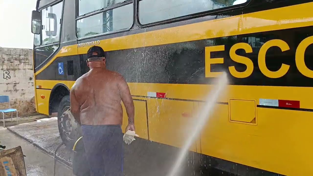Na manutenção: desmontando Sapata de freio e lavando ônibus escolar 