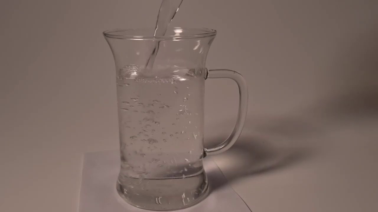Warum kochen wir Tee mit hei&szlig;em Wasser? Eine Erkl&auml;rung mit dem Teilchenmodell