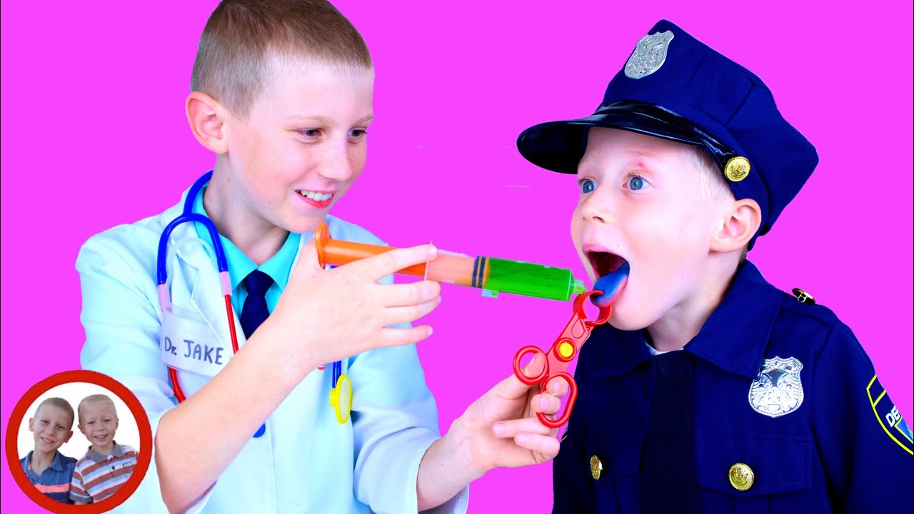 Доктор набор игрушек | Синий язык! | Майк и Джейк притворяются, что играют | Комплект доктора