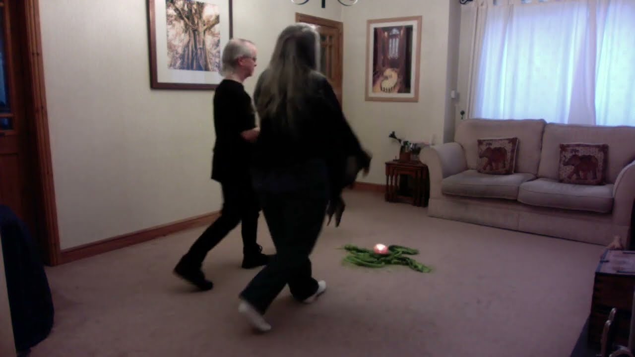 Daring - Circle Dance with Cindy & Adrian