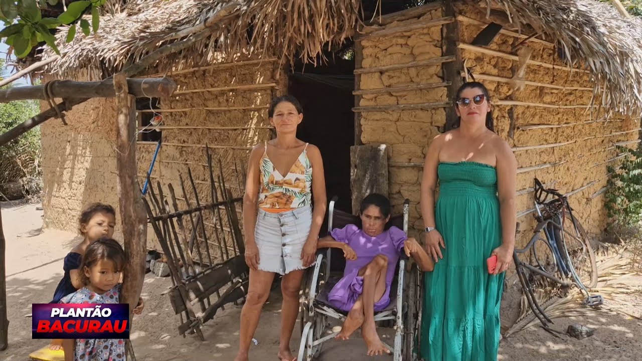 MULHER COM ATROFIA MUSCULAR, VIVE EM POBREZA EXTREMA E NECESSITA DE CADEIRAS DE RODAS