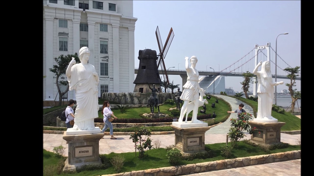 Five star hotel with good service in Da Nang